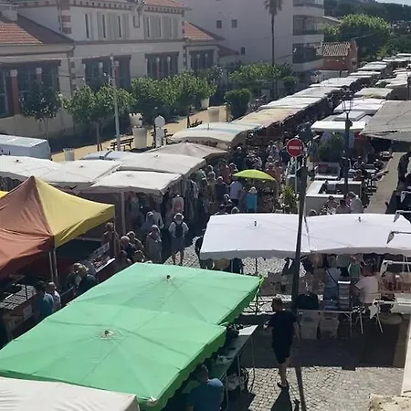 Au Coeur Du Village Et Proche Bord De * Carqueiranne
