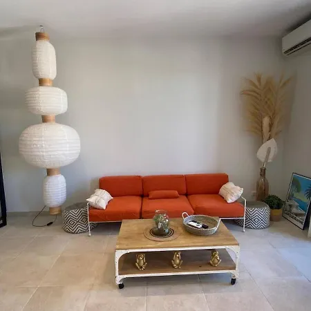 Διαμέρισμα Au Coeur Du Village Et Proche Bord De *