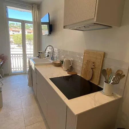 Διαμέρισμα Au Coeur Du Village Et Proche Bord De *